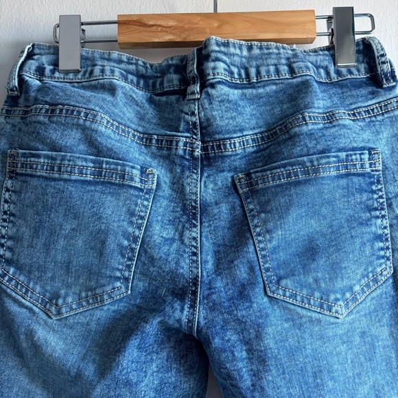 Suko Jeans in Light Blue Embroidered with Pink Floral Accents - Picture 5 of 5